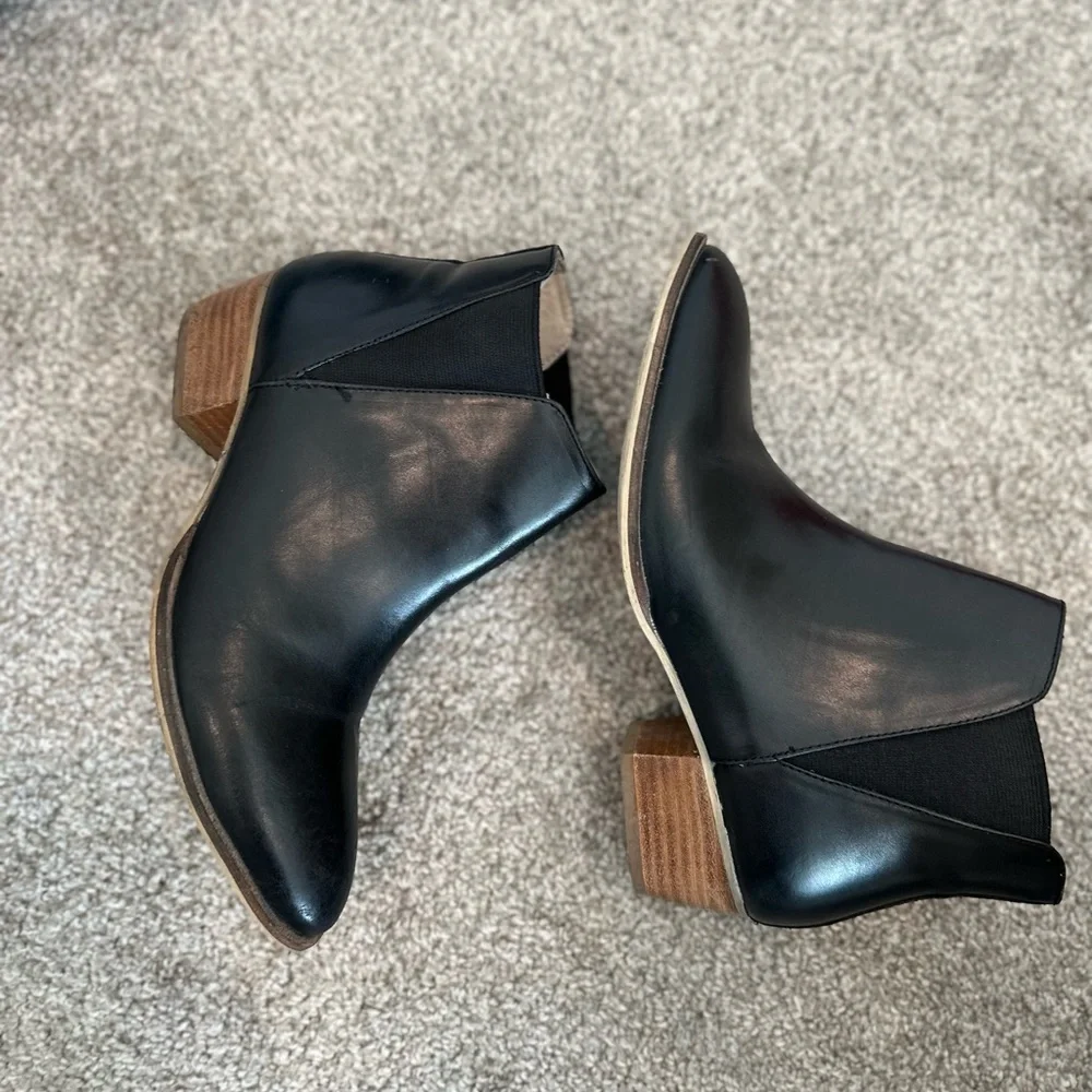 Black Chelsea Boot - Picture 4 of 7